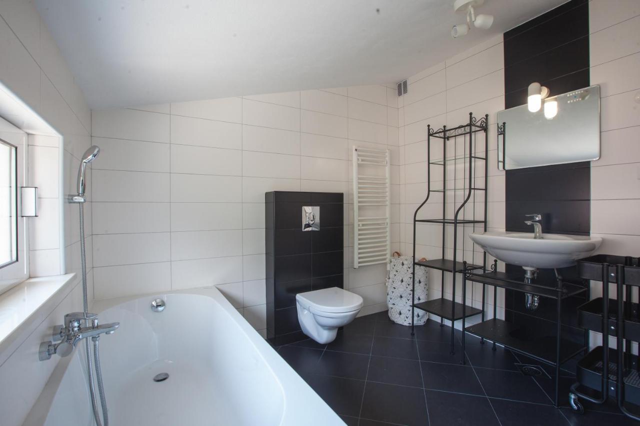 Apartments Leut 80M From The Sea Podgora Quarto foto
