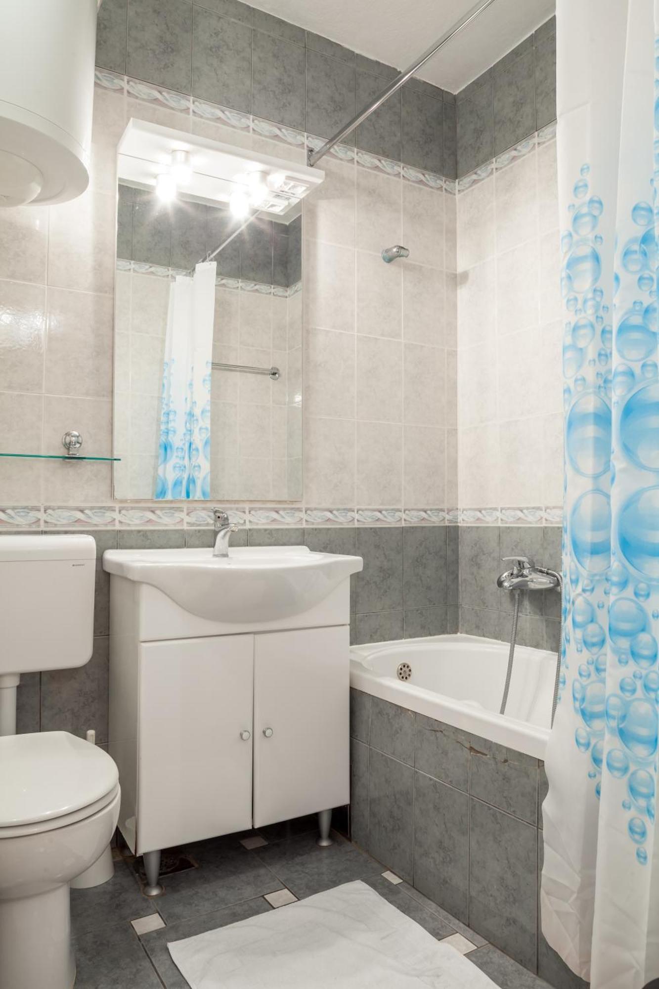 Apartments Leut 80M From The Sea Podgora Quarto foto
